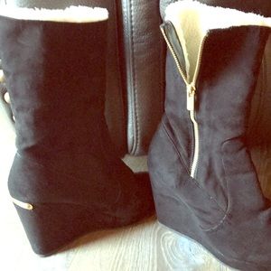 Juicy Couture shearling Boots, Black sz. 5.5